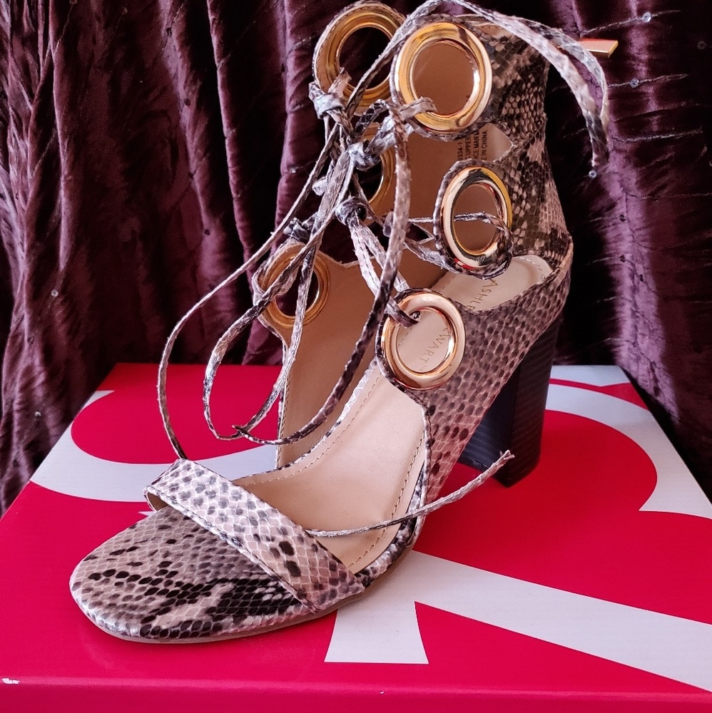 Booties - Picture 3 of 4